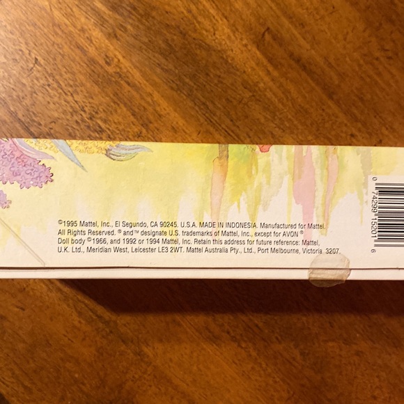 ✨ Vintage NRFB Spring Blossom Barbie ~ Avon exclusive - Picture 6 of 6